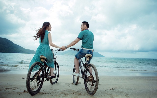 pareja sagitario playa