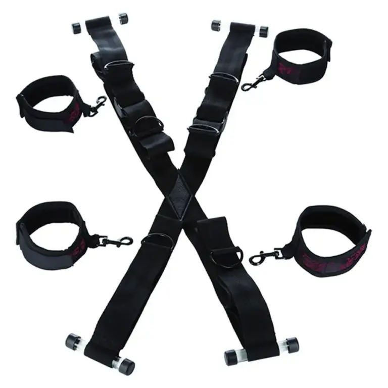 CalExotics Scandal Cross-Shaped Door Handcuffs - Restricciones versátiles para bondage